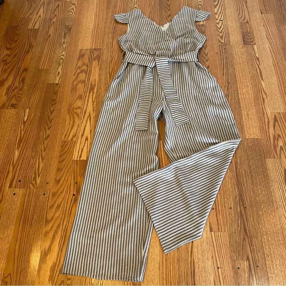LUCCA COUTURE Cotton Linen Striped
Tan/Blk(Nvy? ) Jumpsuit Sz-L